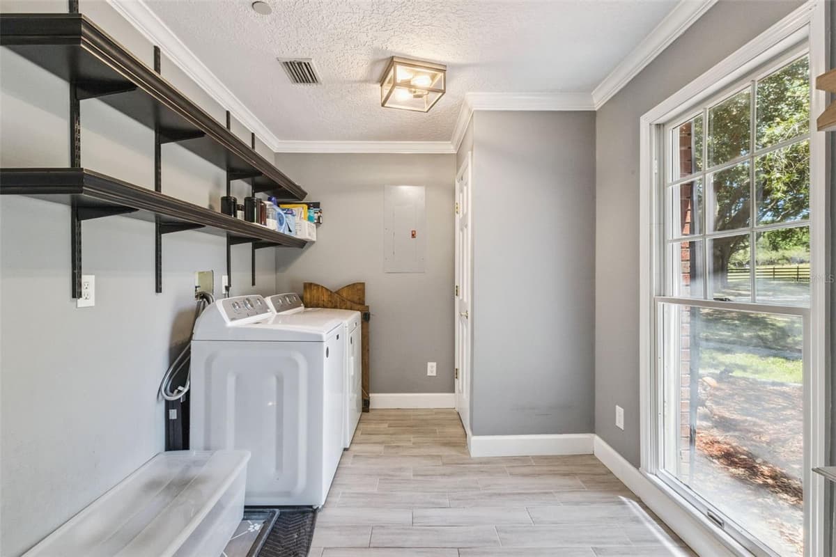 14951 THOROUGHBRED LN — photo 22 of 69