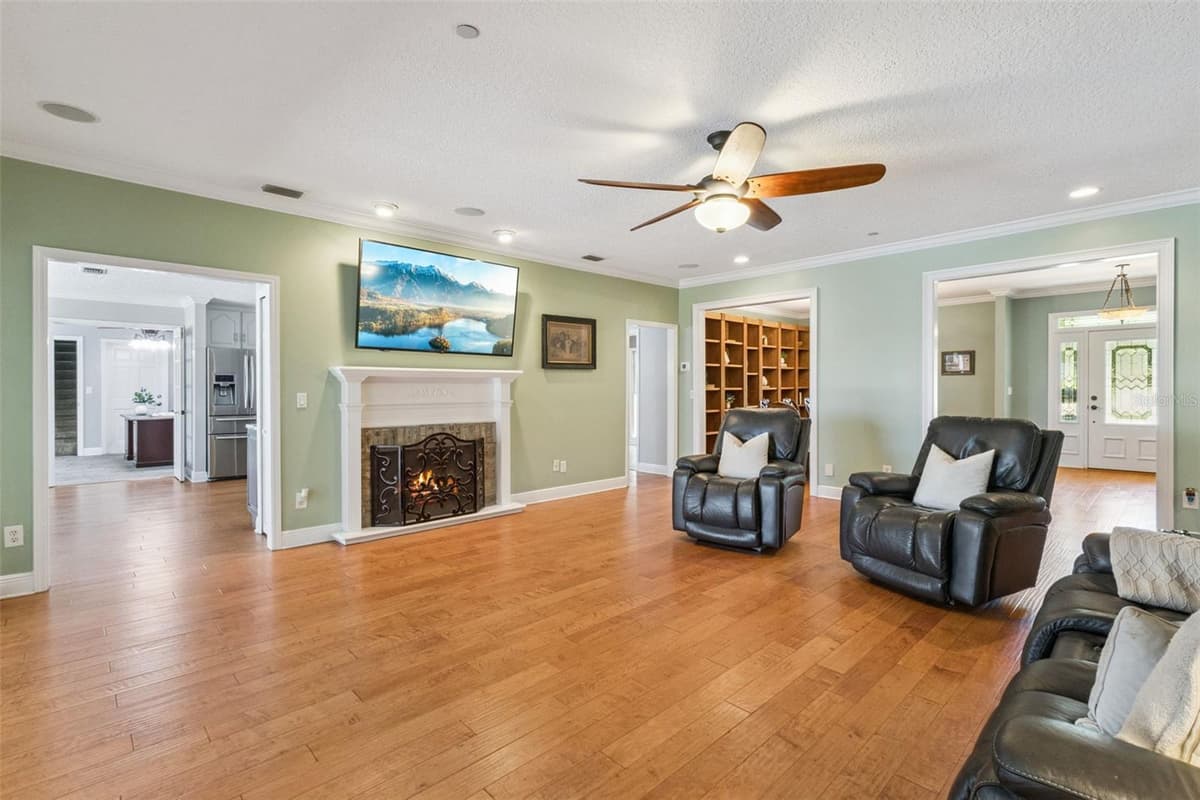 14951 THOROUGHBRED LN — photo 10 of 69