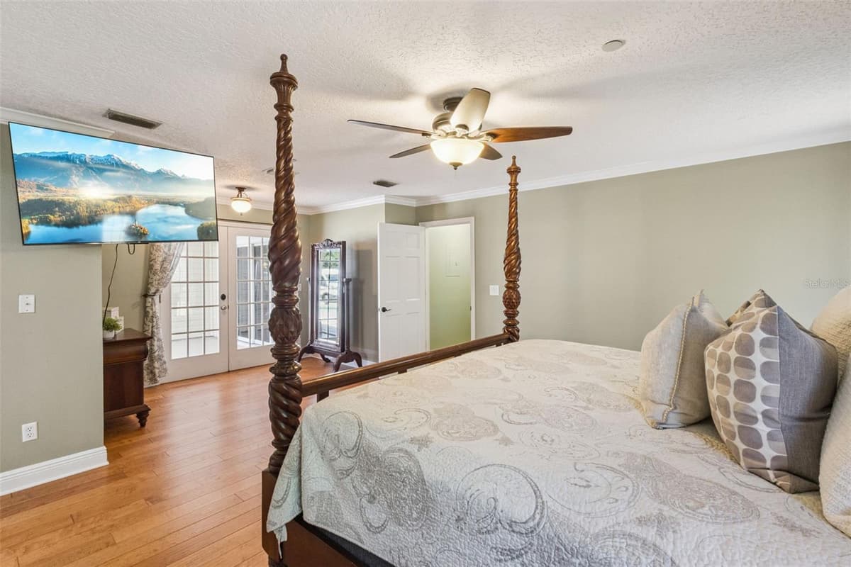 14951 THOROUGHBRED LN — photo 32 of 69