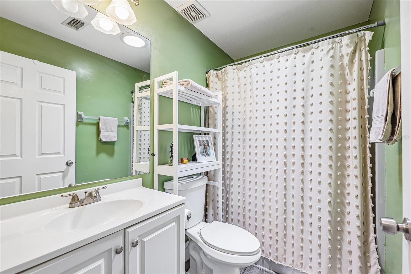 6289 LEONARD AVENUE — photo 16 of 32