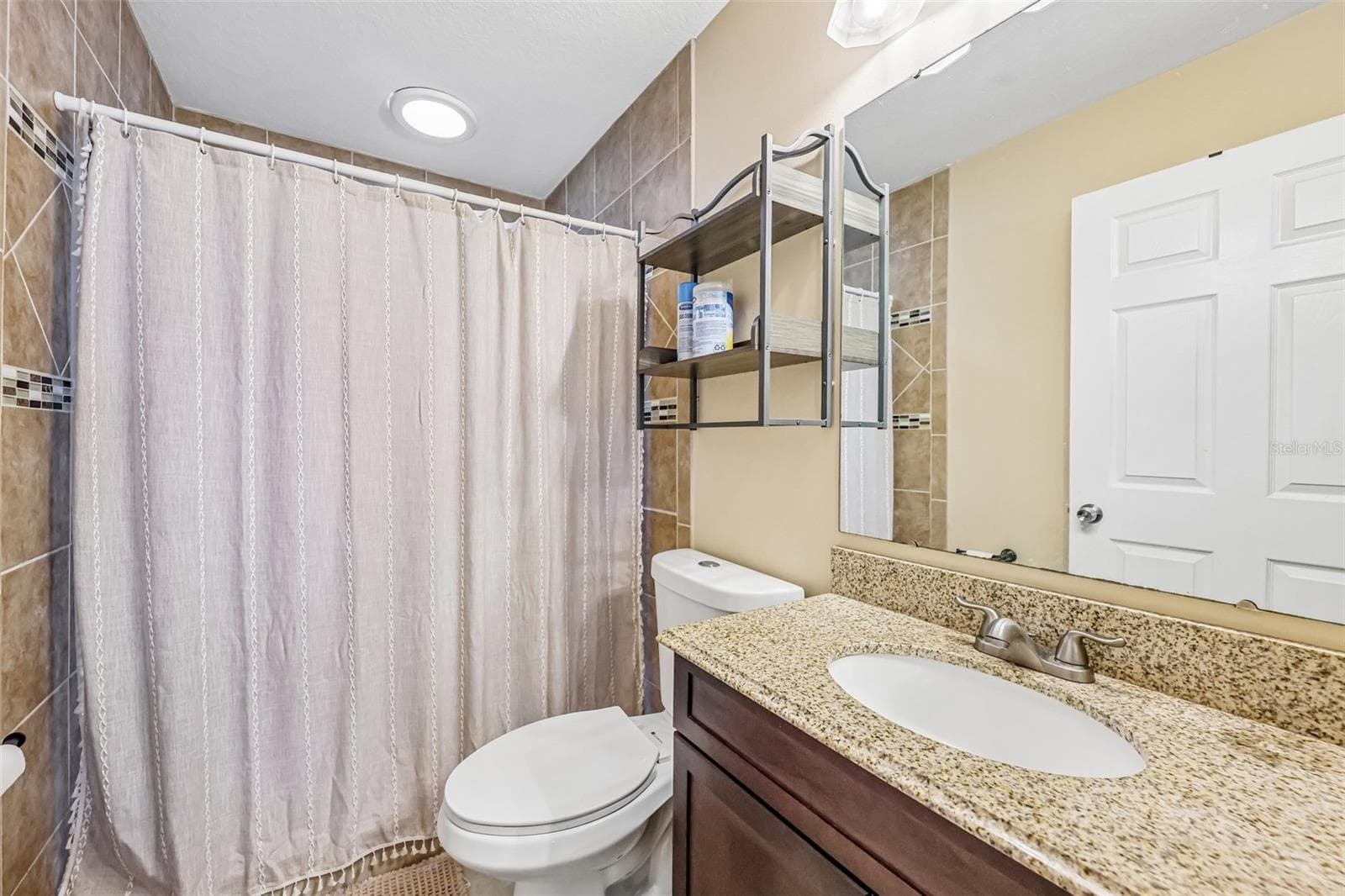 6289 LEONARD AVENUE — photo 11 of 32