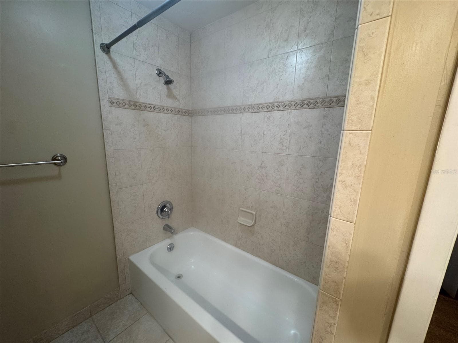 2202 39TH DRIVE — photo 15 of 17