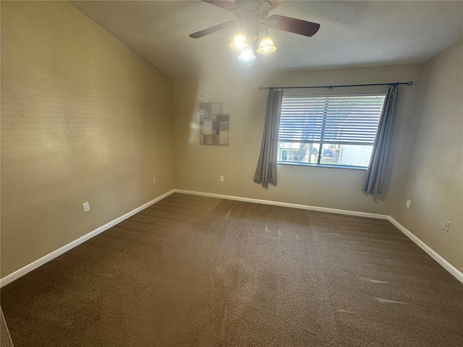 2202 39TH DRIVE — photo 9 of 17