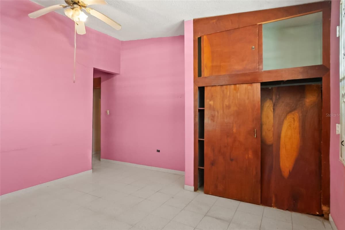638 CALLE B COM. SERRANO — photo 13 of 34