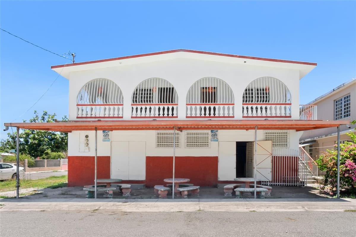 638 CALLE B COM. SERRANO — photo 1 of 34