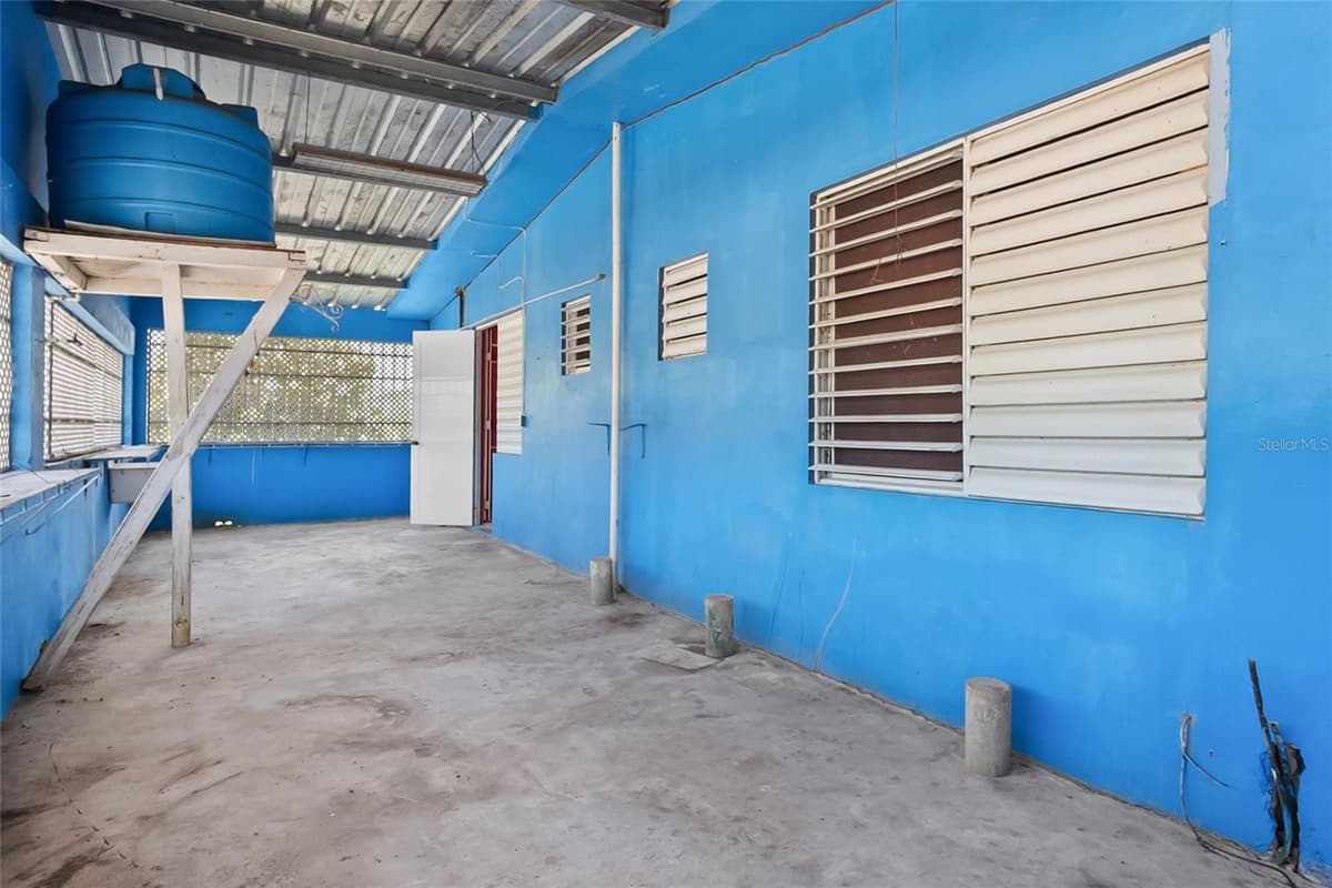 638 CALLE B COM. SERRANO — photo 17 of 34
