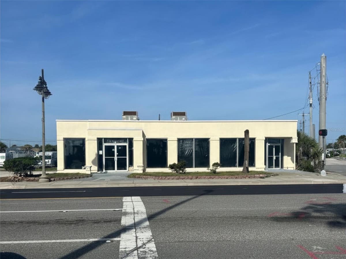 2000 ATLANTIC AVENUE — photo 1 of 6