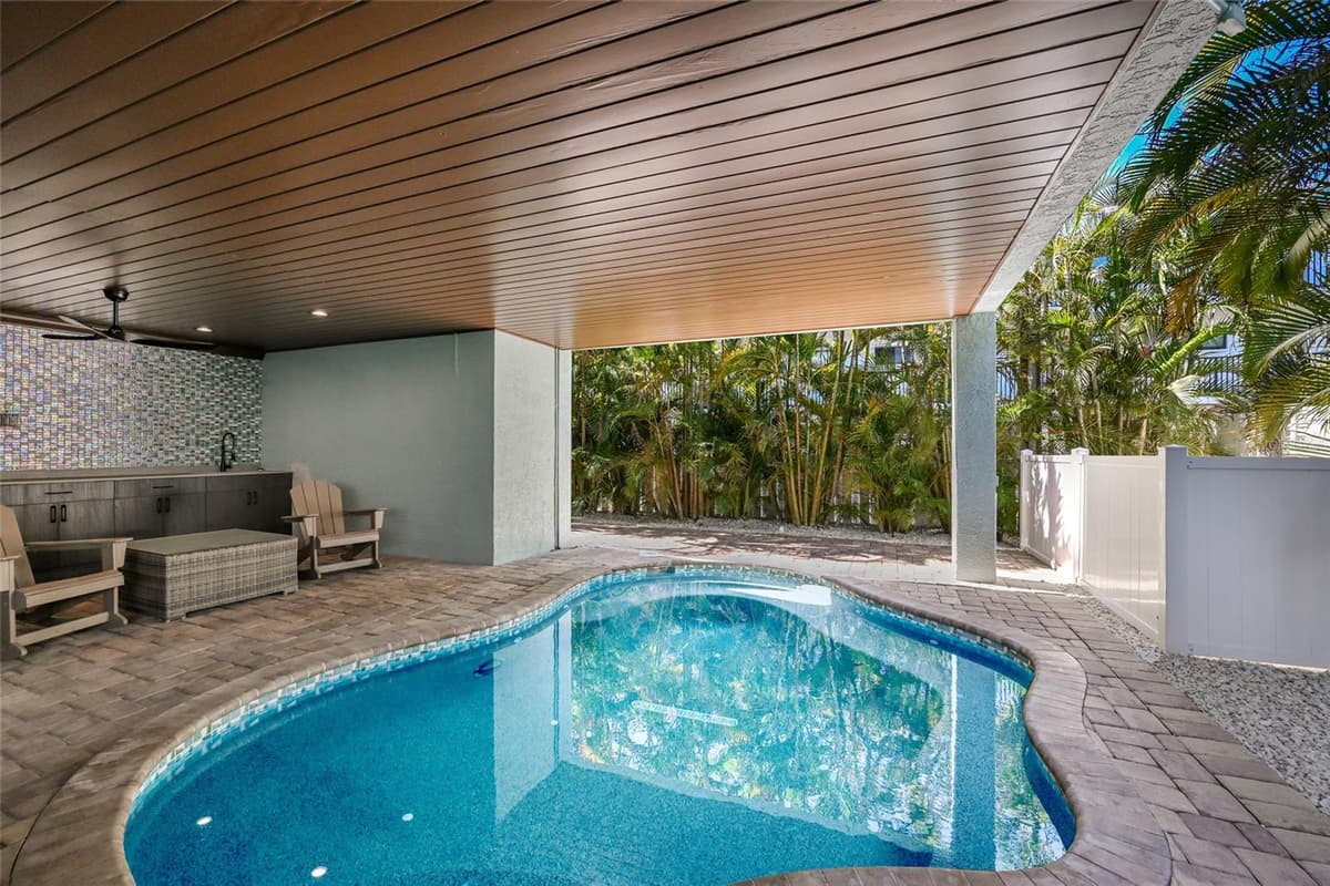 109 6TH STREET — photo 30 of 34