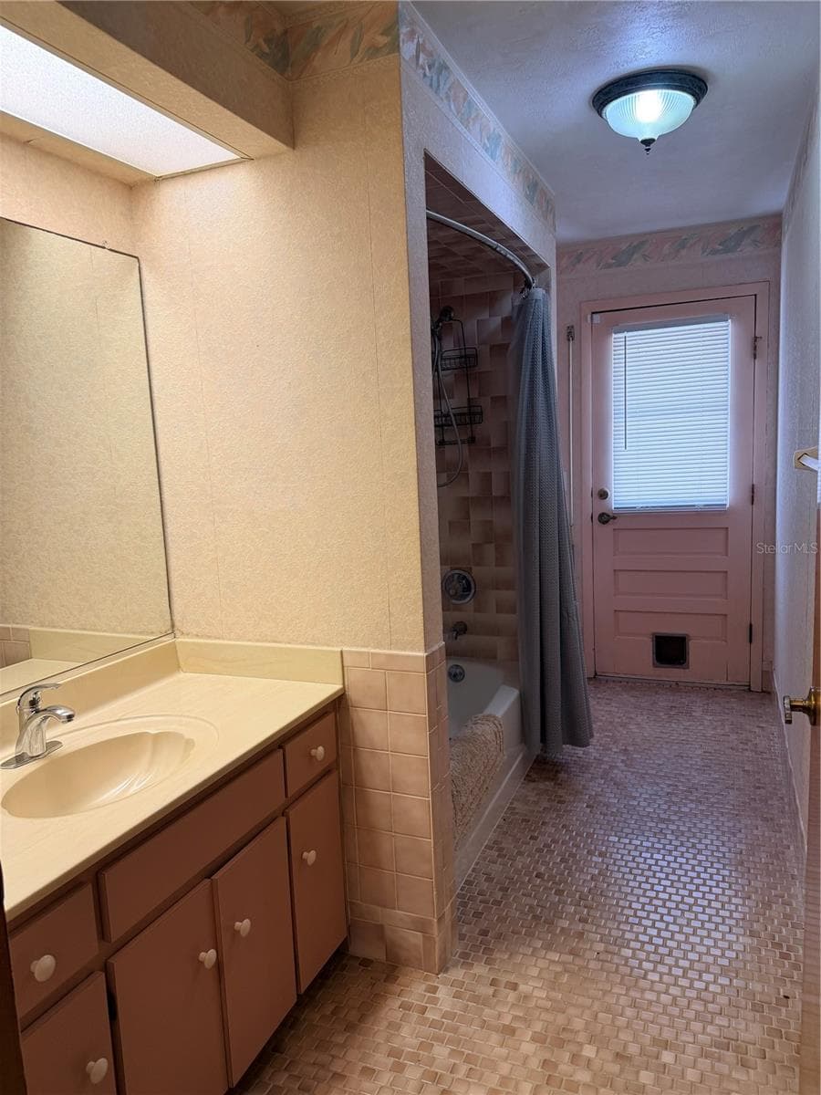 55 BAY HARBOUR DRIVE — photo 31 of 39