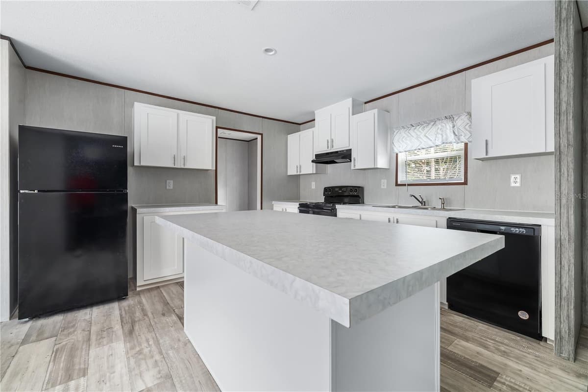 25031 ANTLER STREET — photo 5 of 38