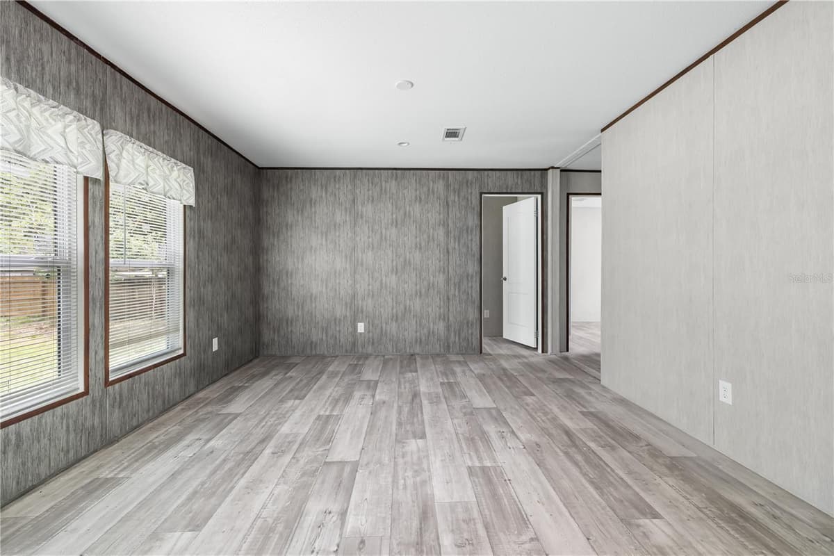 25031 ANTLER STREET — photo 9 of 38
