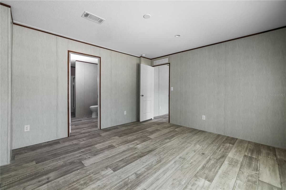 25031 ANTLER STREET — photo 21 of 38