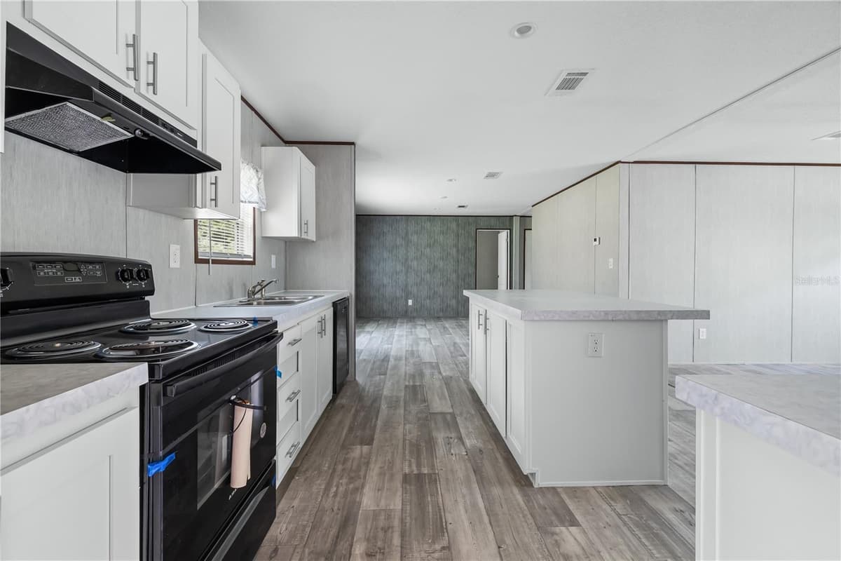 25031 ANTLER STREET — photo 4 of 38