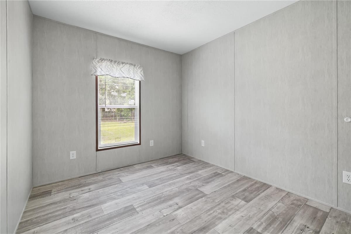 25031 ANTLER STREET — photo 17 of 38