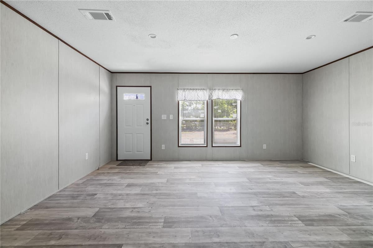 25031 ANTLER STREET — photo 11 of 38