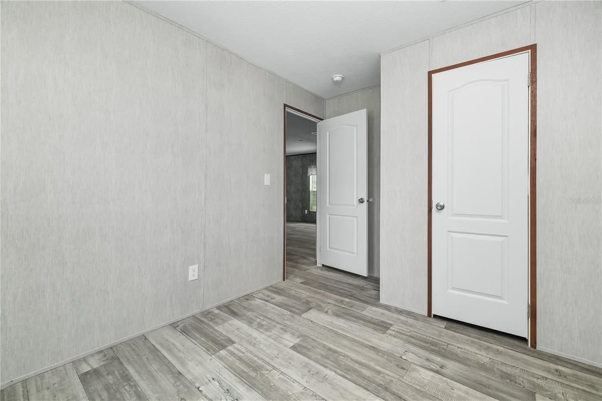 25031 ANTLER STREET — photo 13 of 38