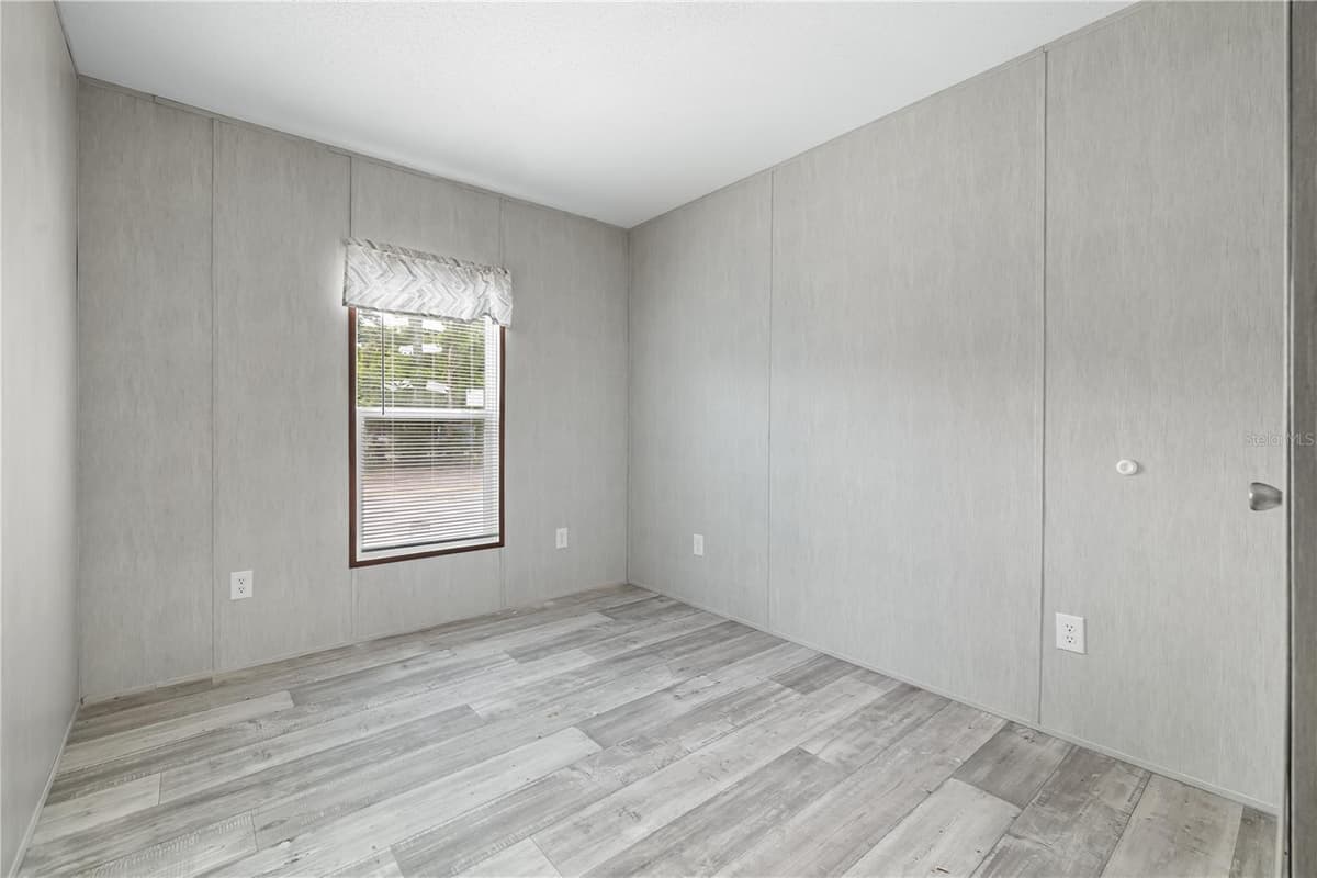 25031 ANTLER STREET — photo 16 of 38