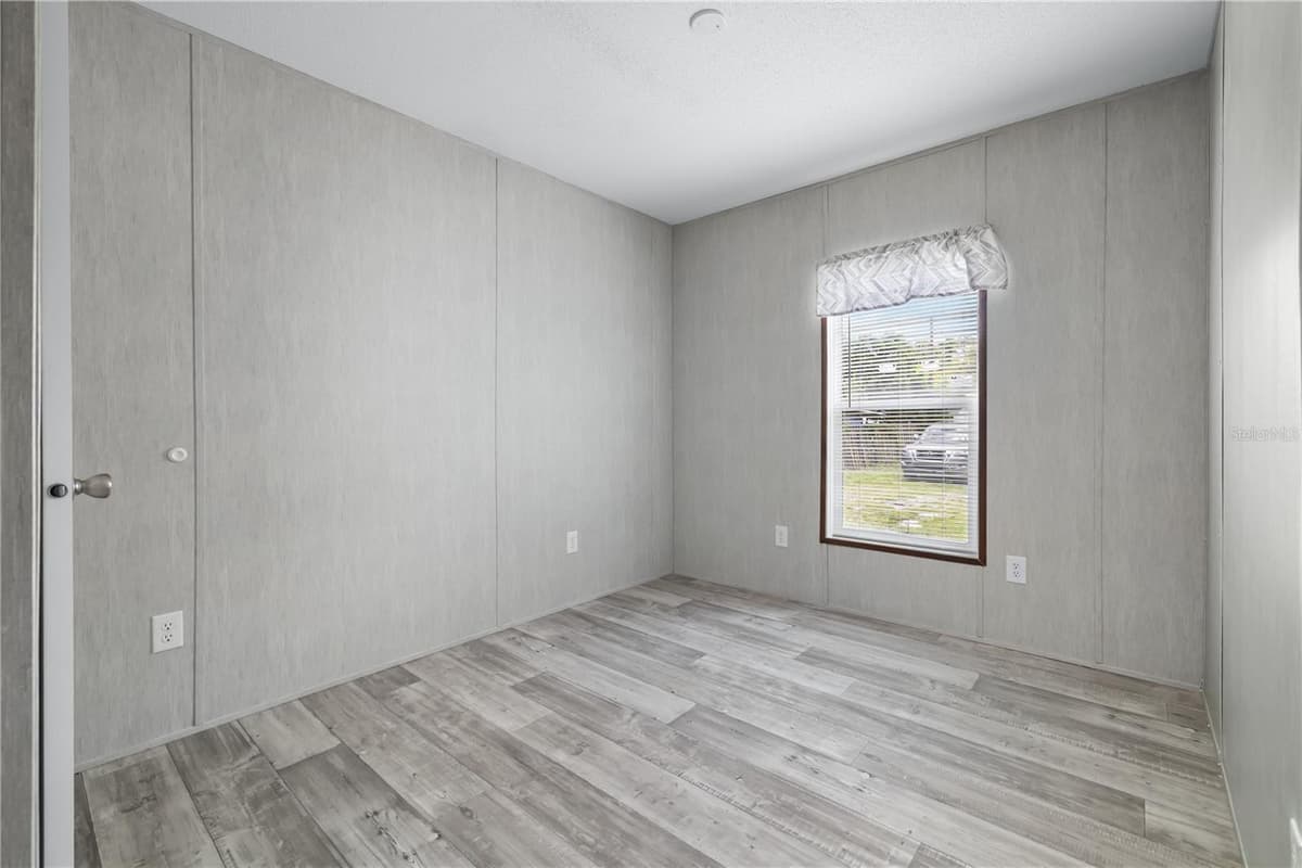 25031 ANTLER STREET — photo 12 of 38