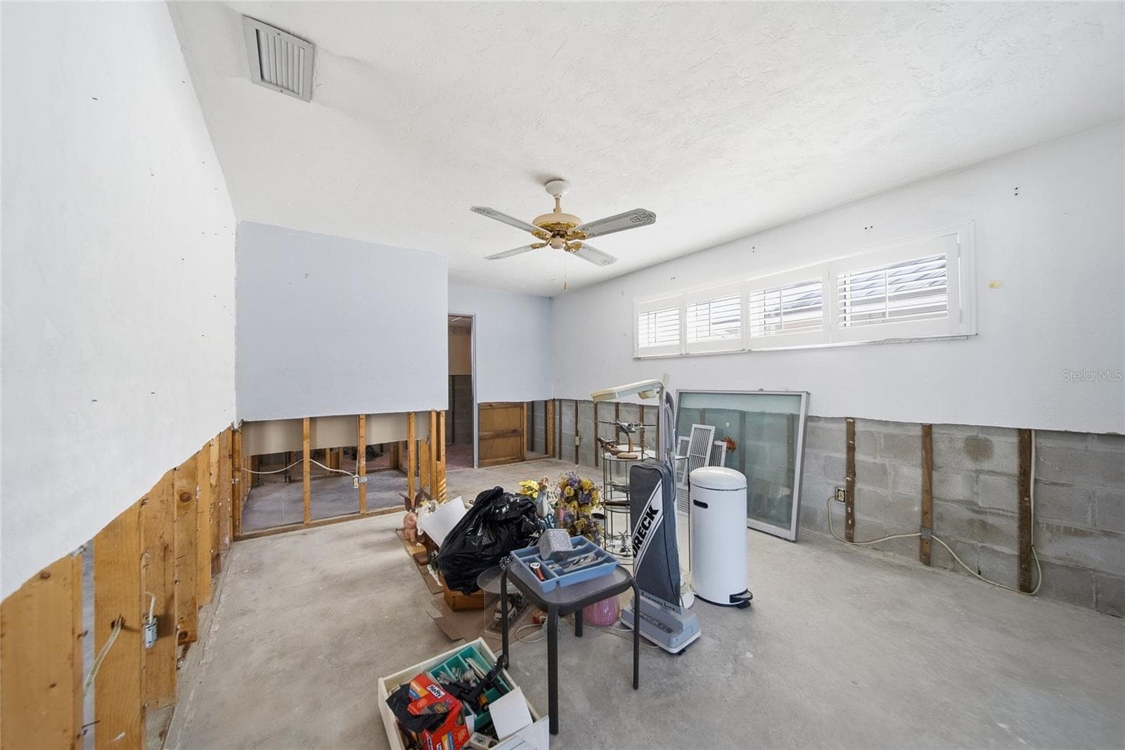 4 BELLEVUE DRIVE — photo 16 of 25