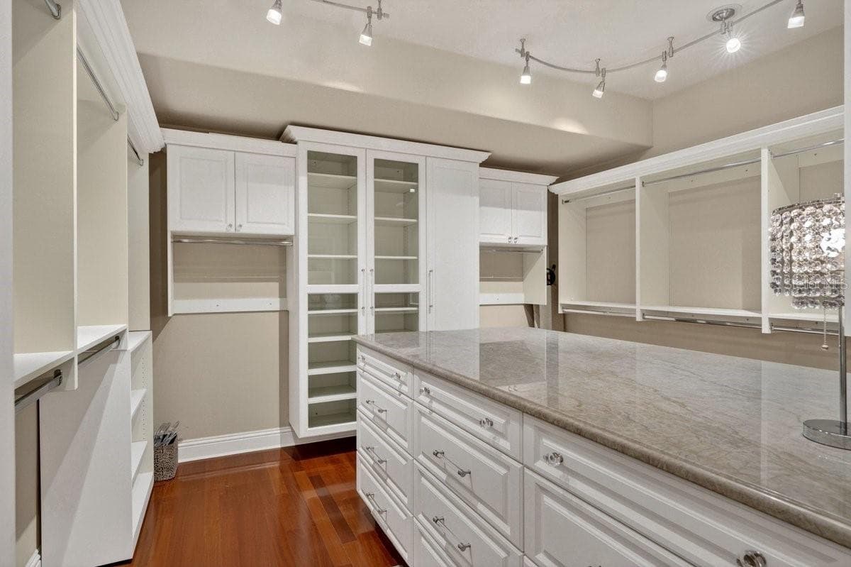 1117 OXBRIDGE LANE — photo 30 of 80