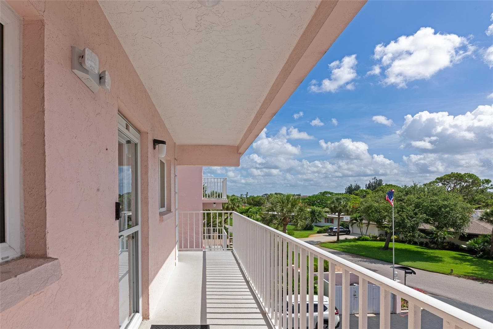 910 GOLDEN BEACH BOULEVARD — photo 4 of 66