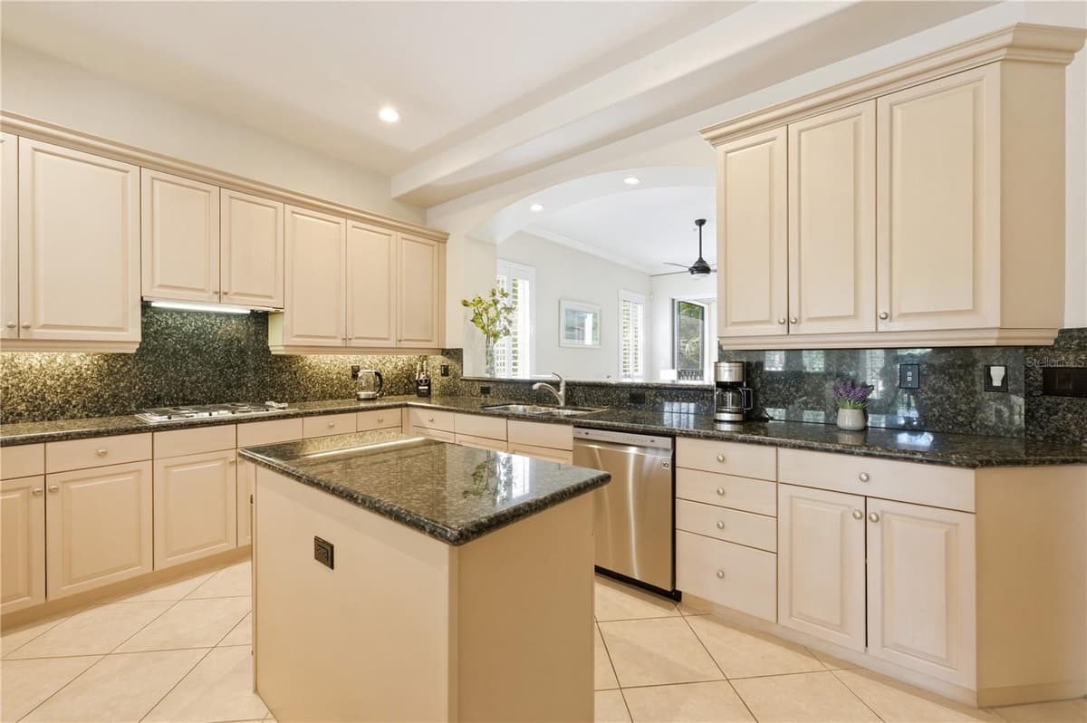 2859 TIBURON BOULEVARD — photo 19 of 47