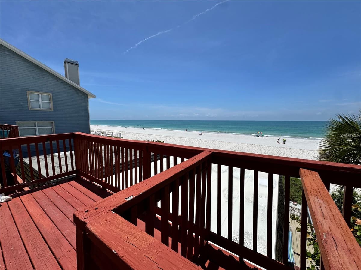 18838 GULF BOULEVARD — photo 5 of 24