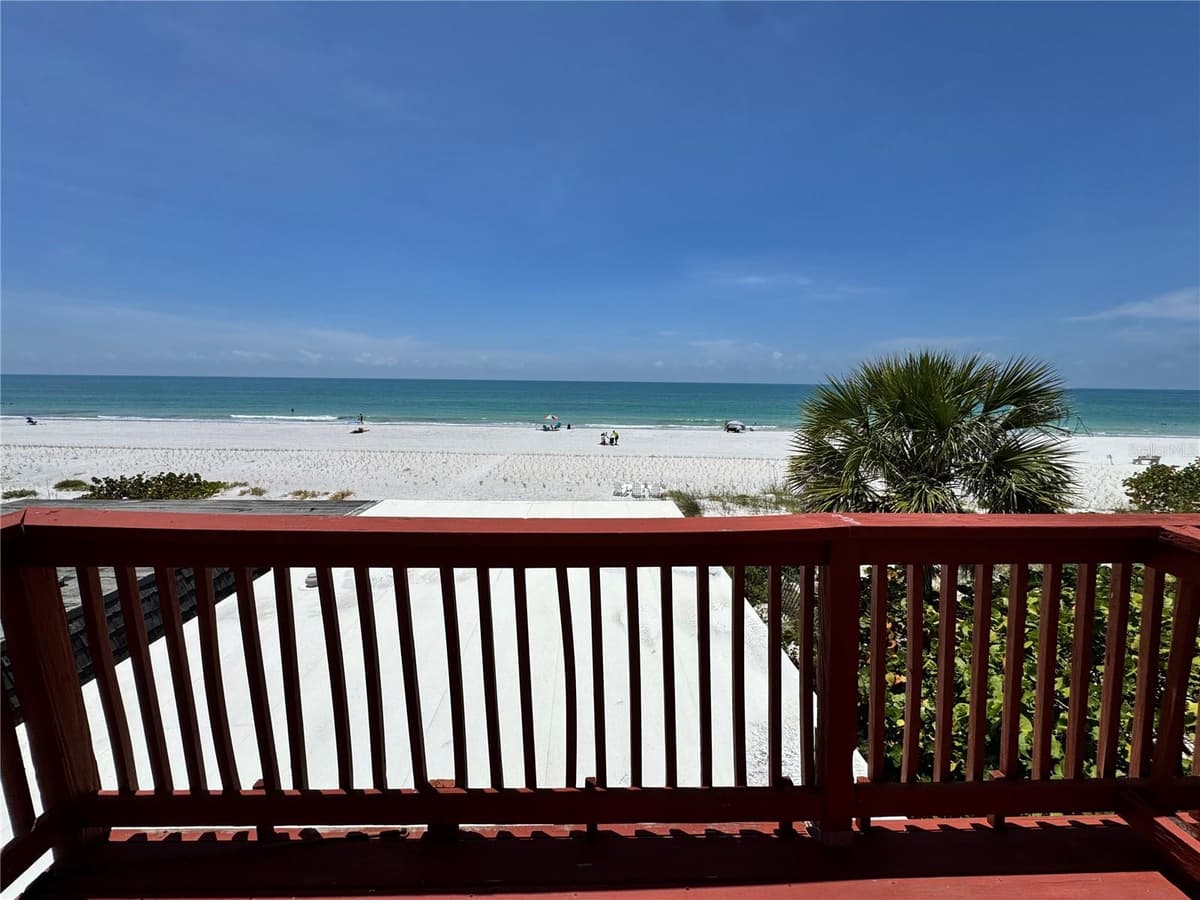 18838 GULF BOULEVARD — photo 4 of 24