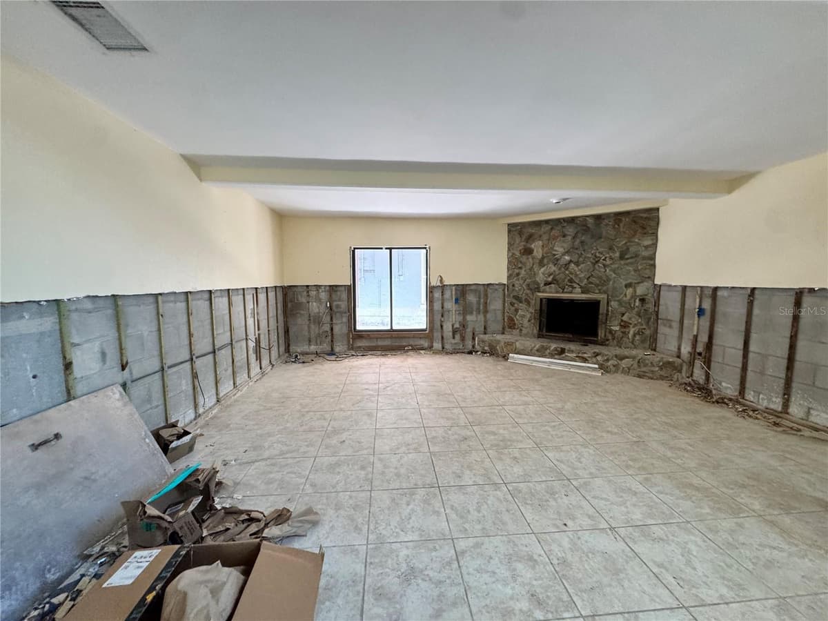 18838 GULF BOULEVARD — photo 15 of 24