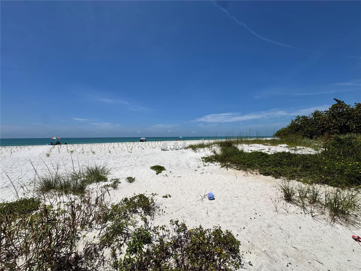 18838 GULF BOULEVARD — photo 7 of 24