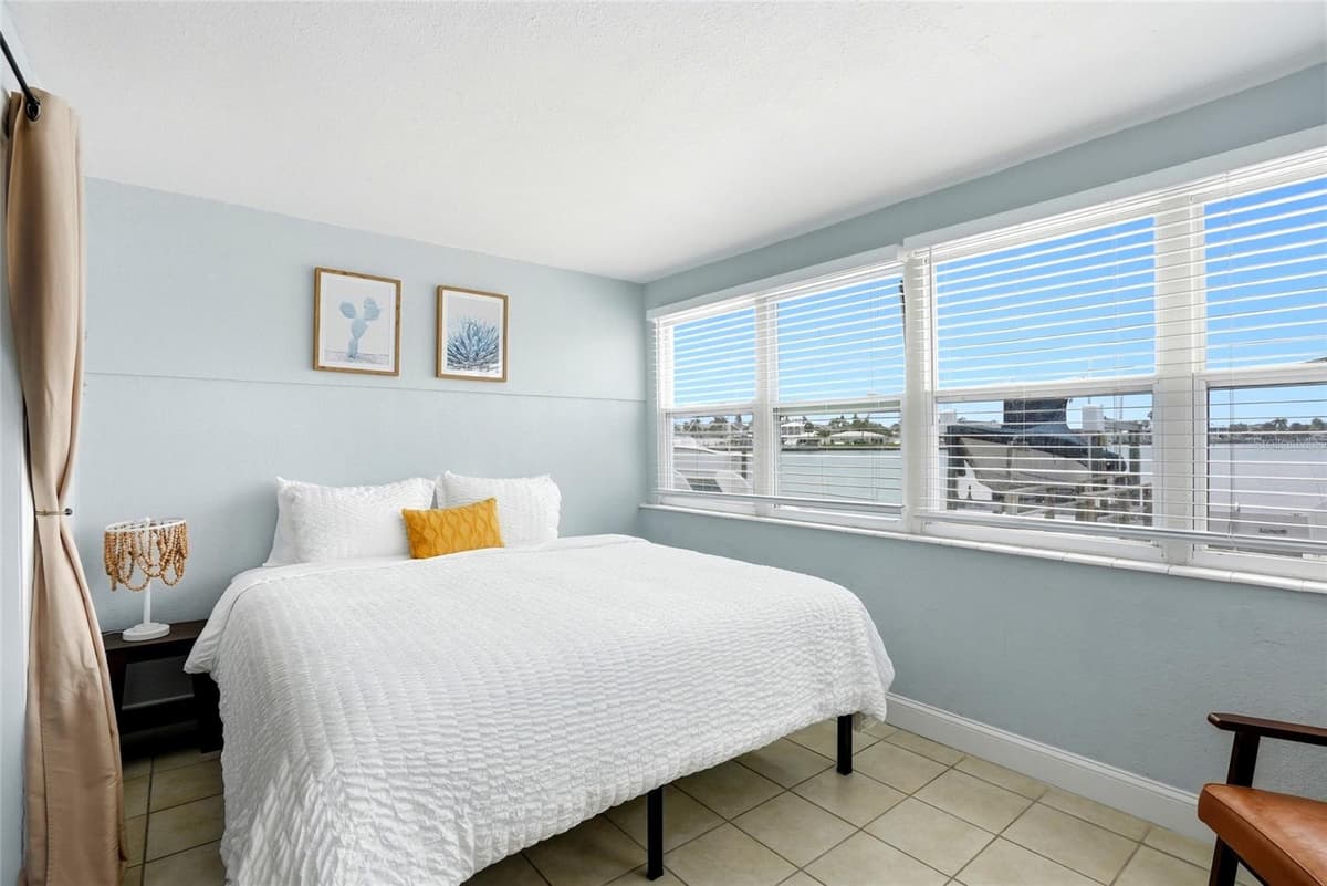 2311 BAY BOULEVARD — photo 20 of 80