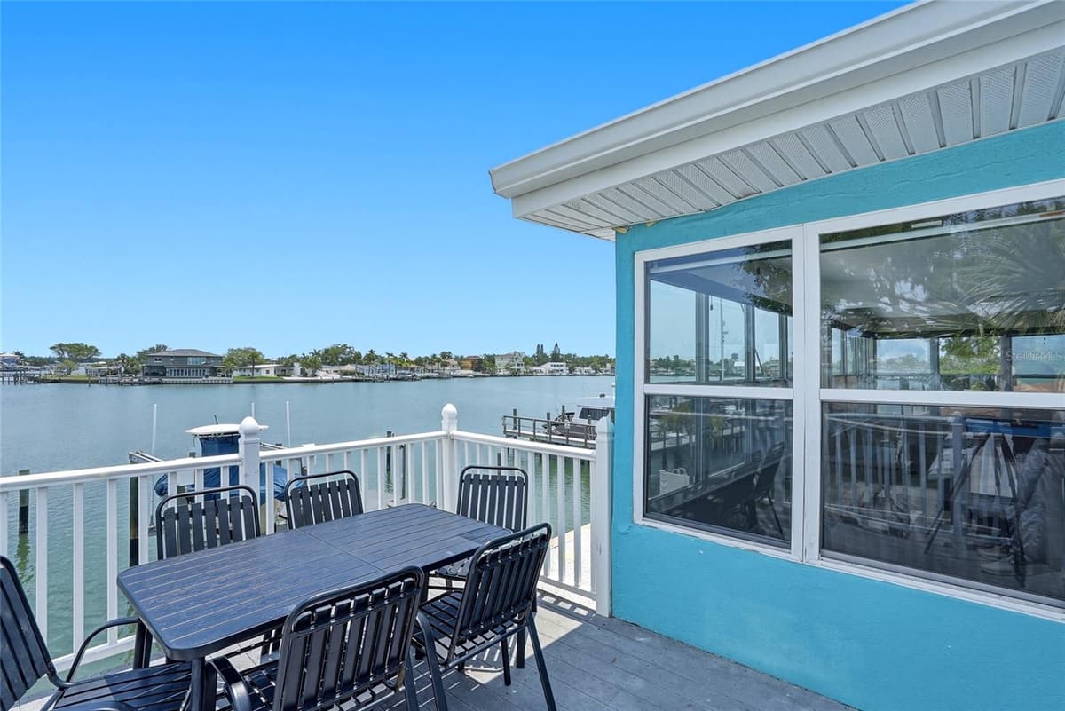 2311 BAY BOULEVARD — photo 11 of 80