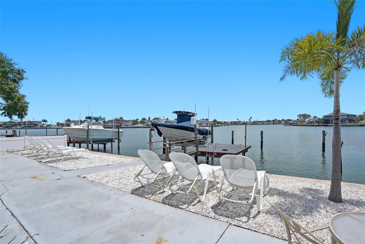 2311 BAY BOULEVARD — photo 40 of 80