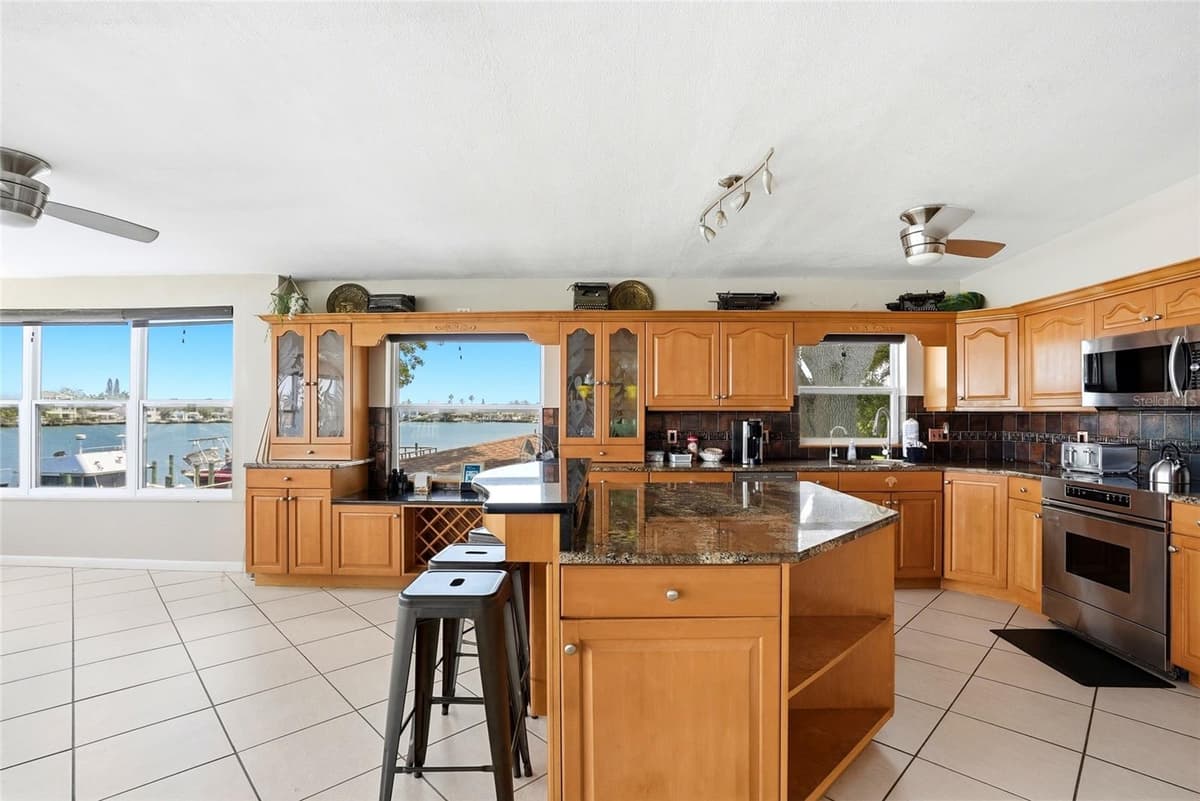 2311 BAY BOULEVARD — photo 50 of 80