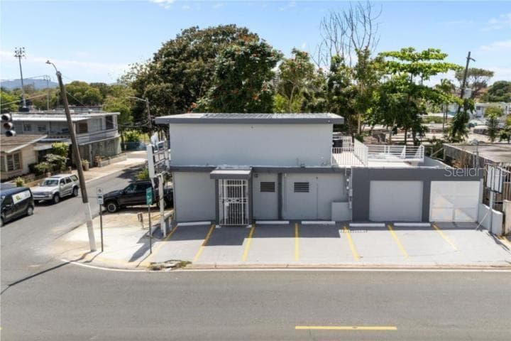 LAS LOMAS H 22 AVE. SAN PATRICIO — photo 2 of 10