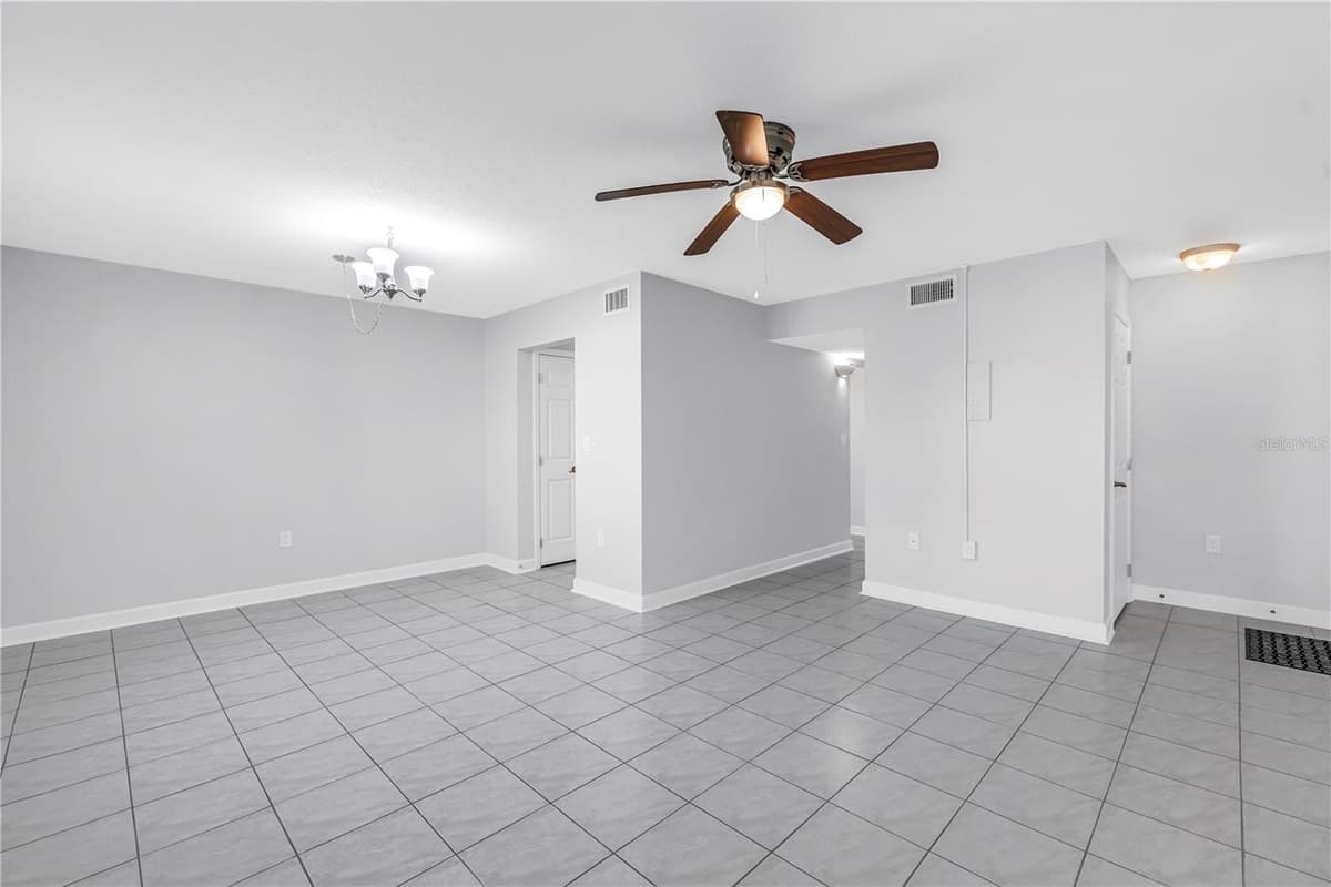 6960 SUNSET DRIVE — photo 8 of 34