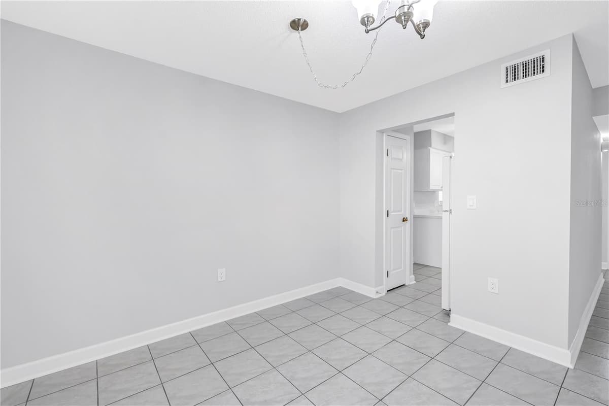 6960 SUNSET DRIVE — photo 9 of 34