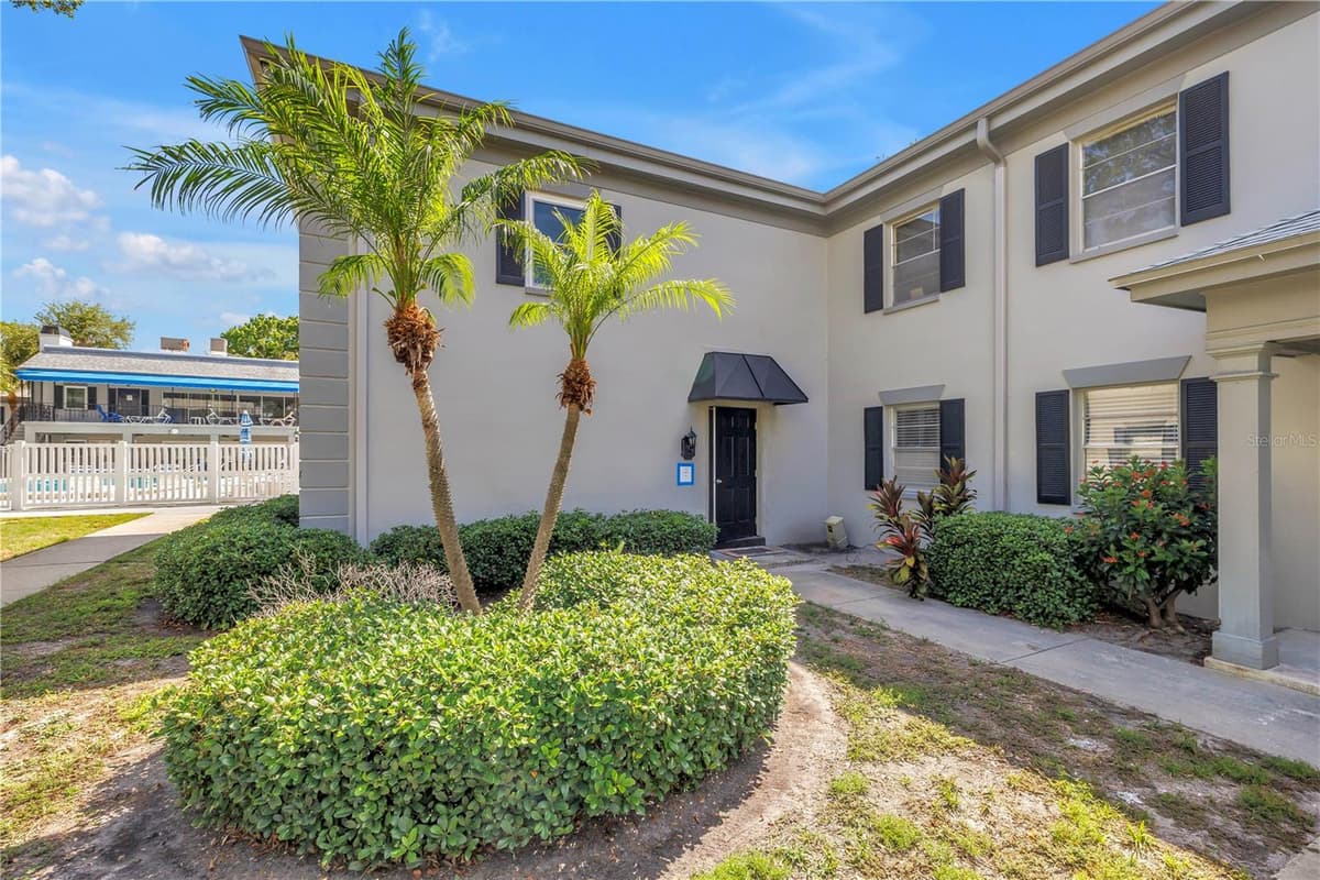 6960 SUNSET DRIVE — photo 4 of 34