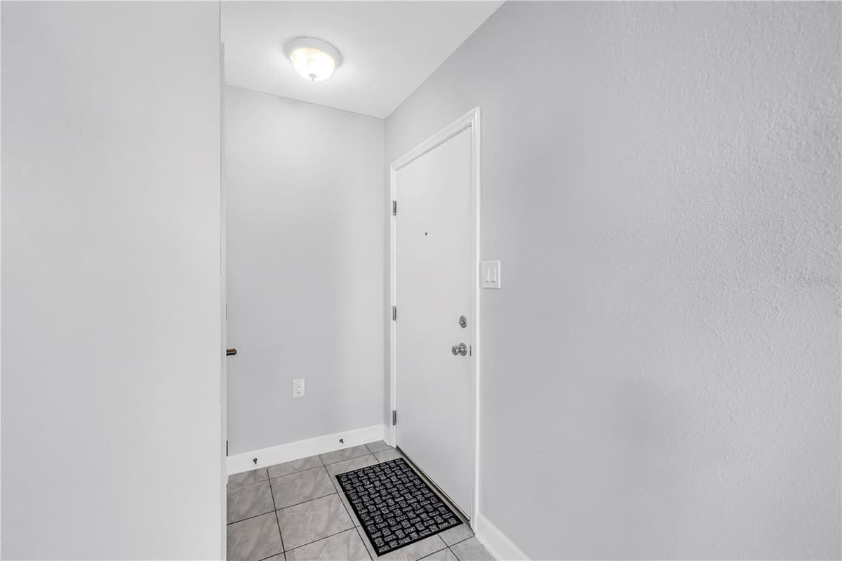 6960 SUNSET DRIVE — photo 6 of 34