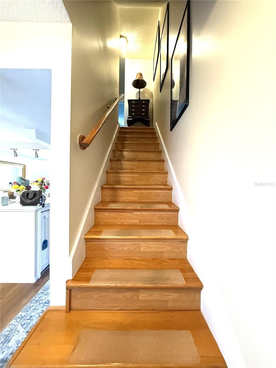 410 ORLANDO AVENUE — photo 14 of 29