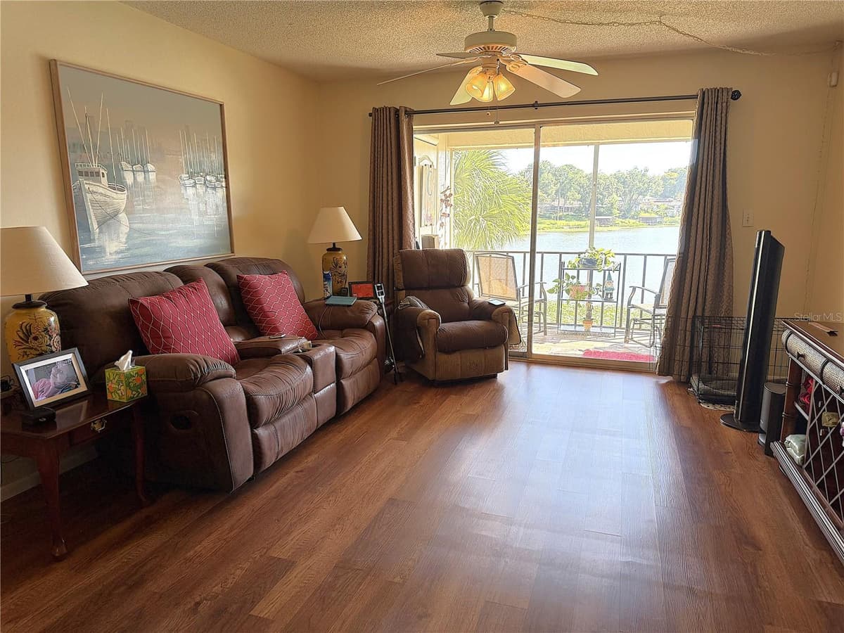 410 ORLANDO AVENUE — photo 7 of 29