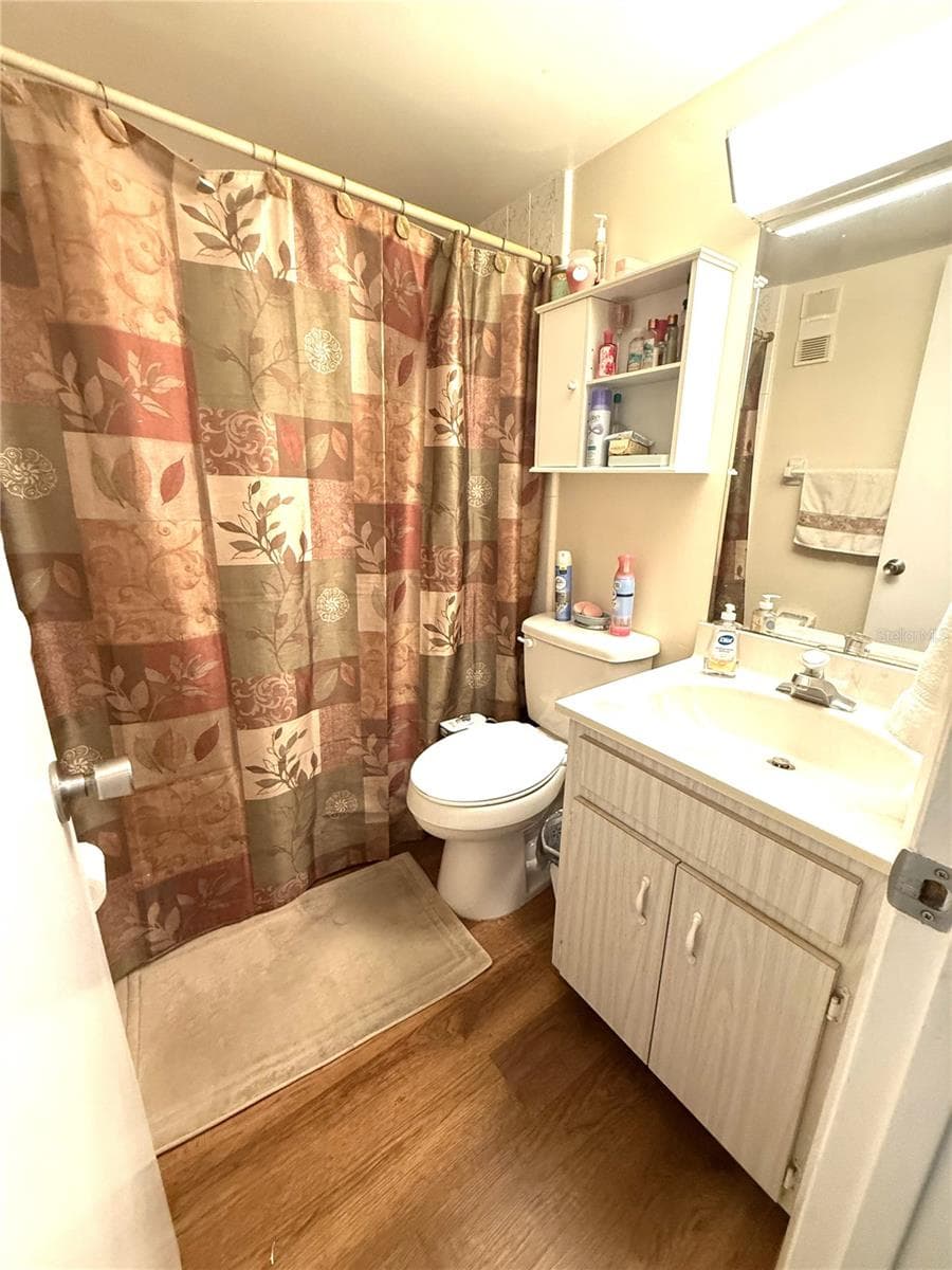 410 ORLANDO AVENUE — photo 19 of 29