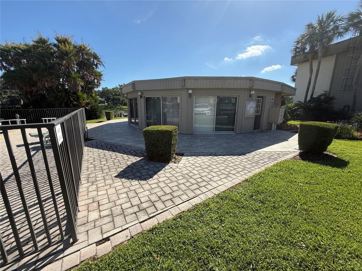 410 ORLANDO AVENUE — photo 27 of 29