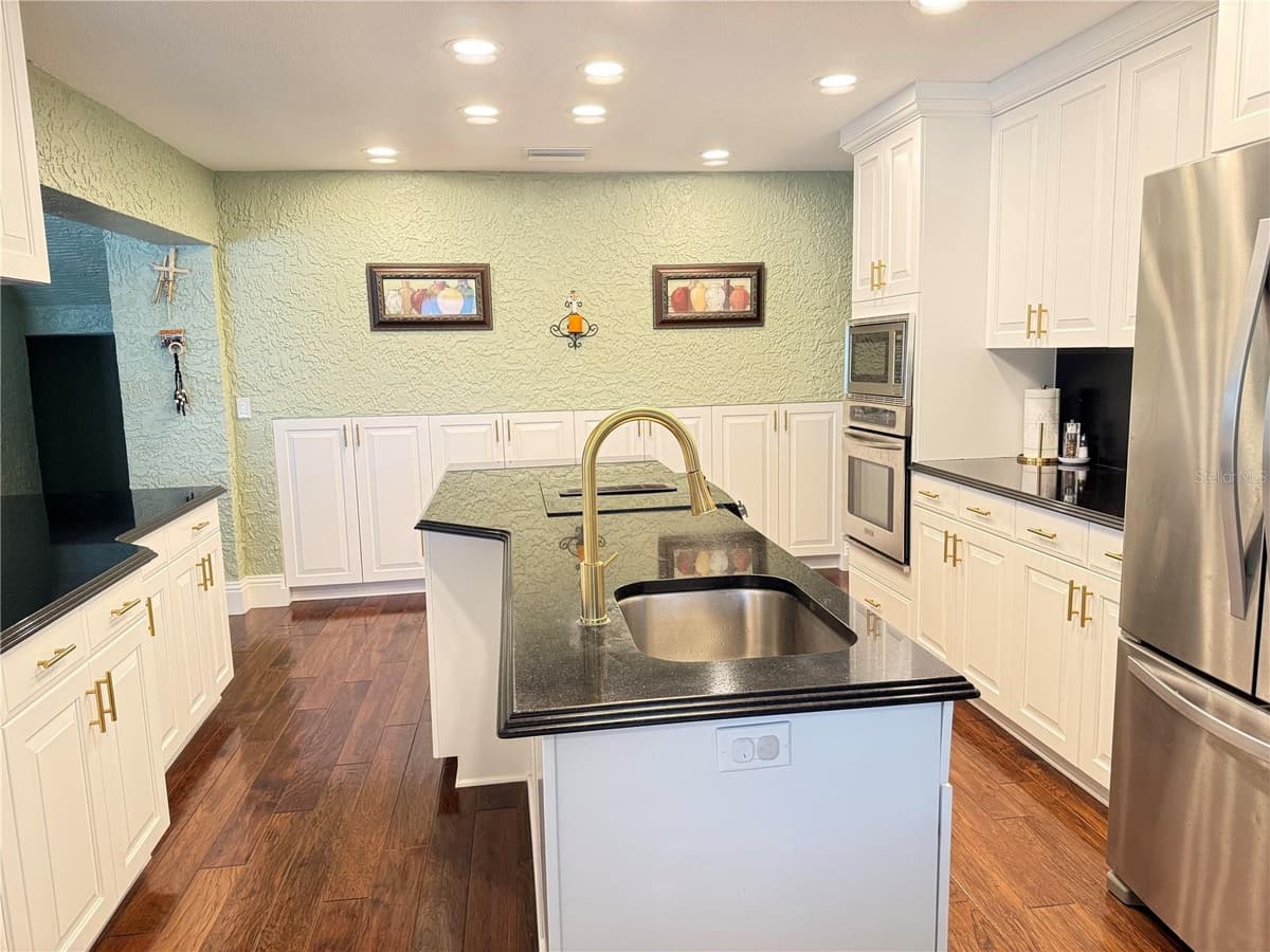 500 HIGHLAND AVENUE — photo 21 of 62