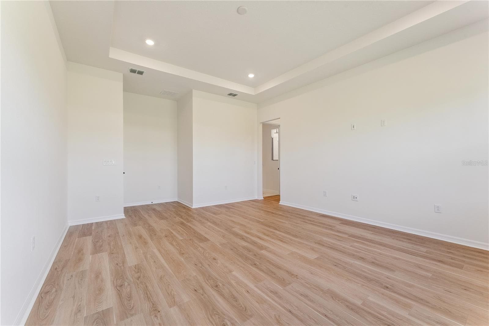 1552 SKYLINE HEIGHTS CIRCLE — photo 33 of 74