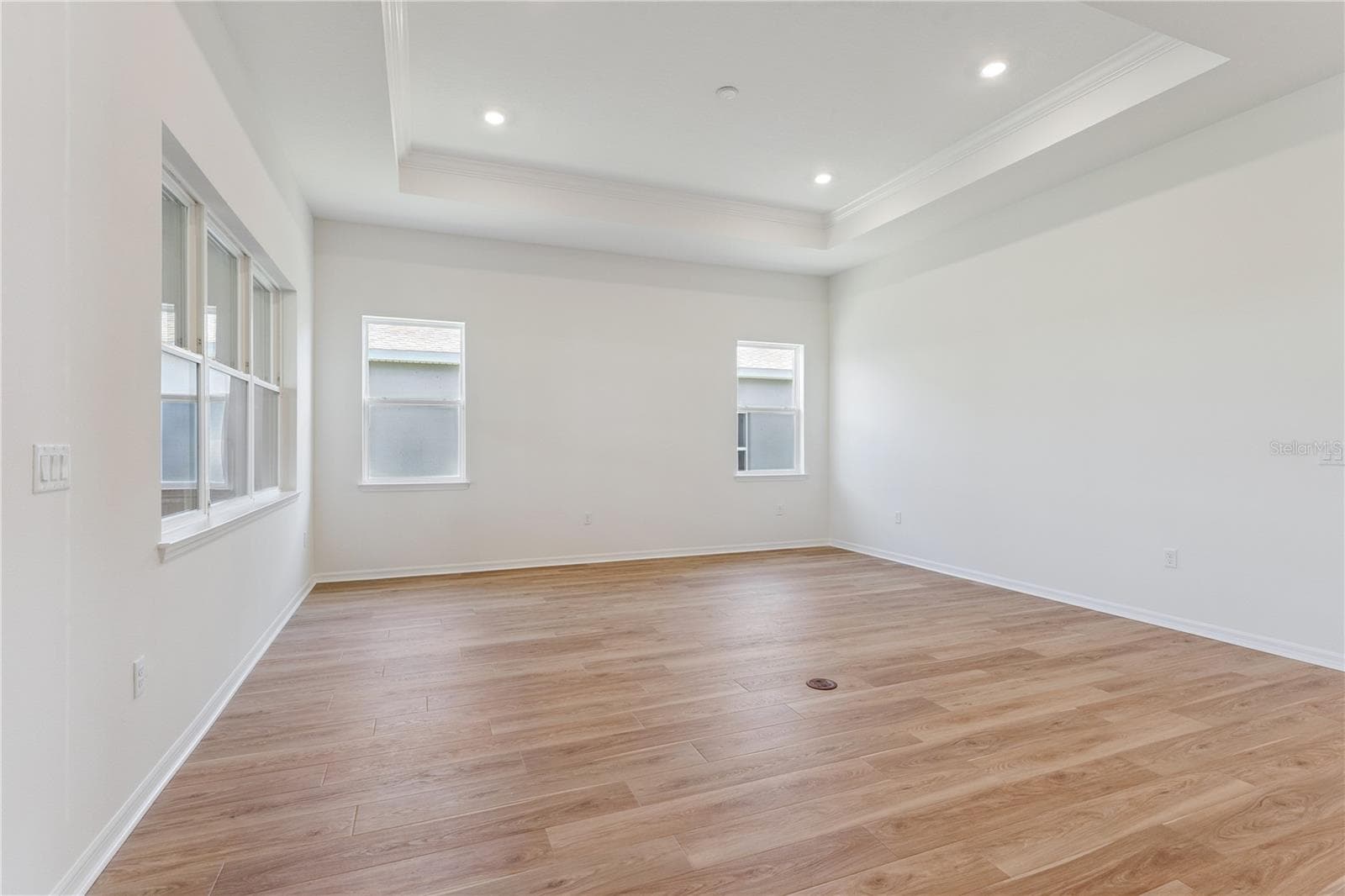 1552 SKYLINE HEIGHTS CIRCLE — photo 35 of 74