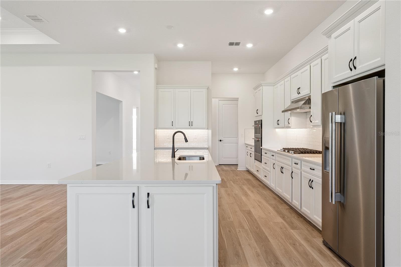 1552 SKYLINE HEIGHTS CIRCLE — photo 14 of 74
