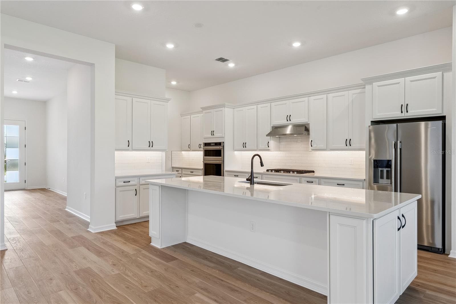 1552 SKYLINE HEIGHTS CIRCLE — photo 6 of 74