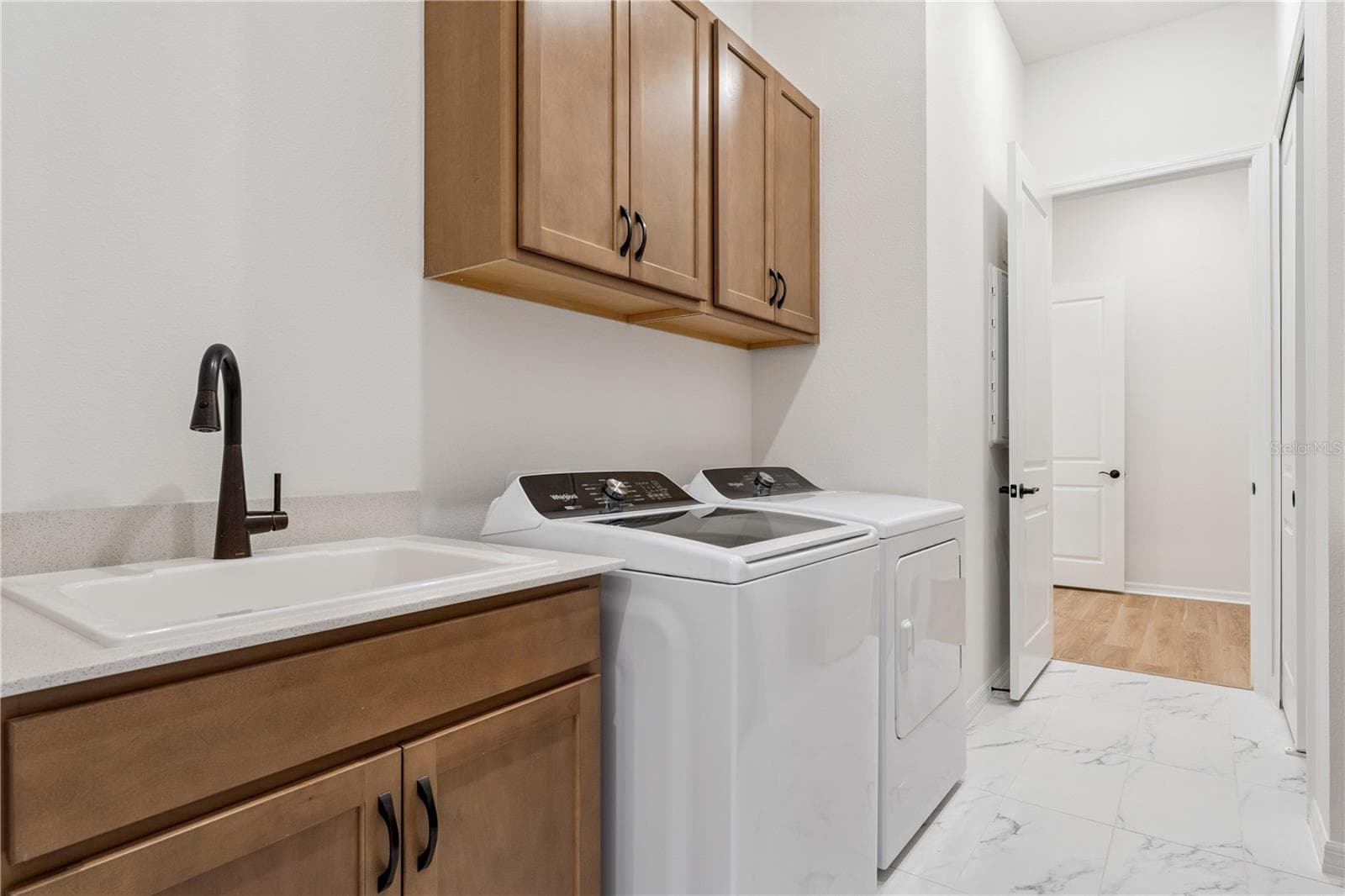1552 SKYLINE HEIGHTS CIRCLE — photo 26 of 74