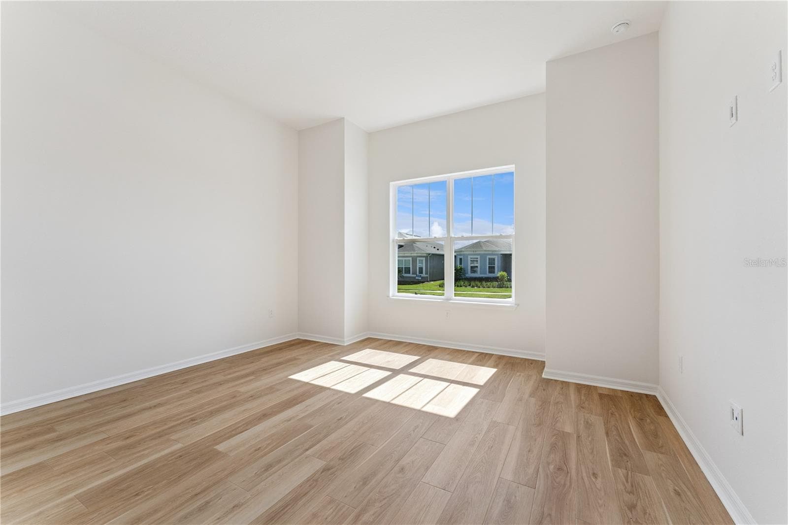 1552 SKYLINE HEIGHTS CIRCLE — photo 44 of 74
